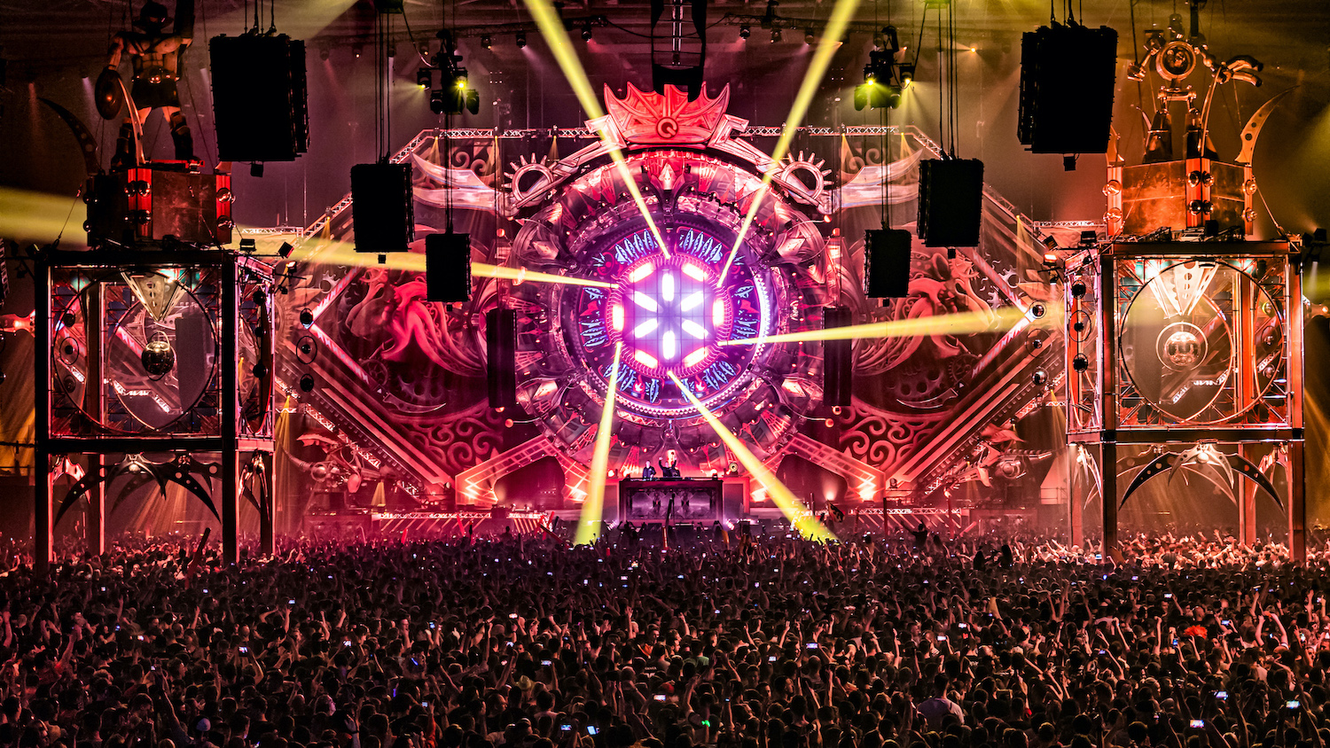 Q-dance | DEDIQATED | World of Madness: Headhunterz, Wildstylez